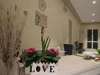 Domus Dea Bed & Breakfast 3*