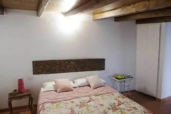 Bed and breakfast Domus Dea Roma