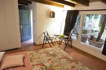 Bed & Breakfast Domus Dea 3*