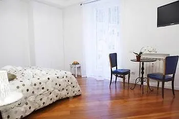 Domus Dea 3* Rome