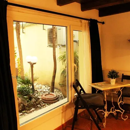 Domus Dea Bed and breakfast 3*
