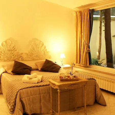 Bed & Breakfast Domus Dea 3*