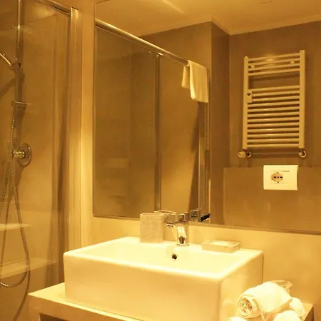 Domus Dea Bed & Breakfast 3*