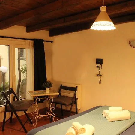 Domus Dea Bed and breakfast