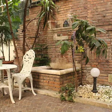 Domus Dea Bed and breakfast 3*