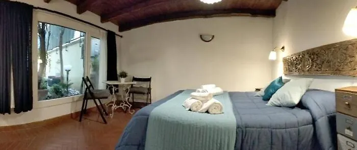 לינה וארוחת בוקר Domus Dea 3*