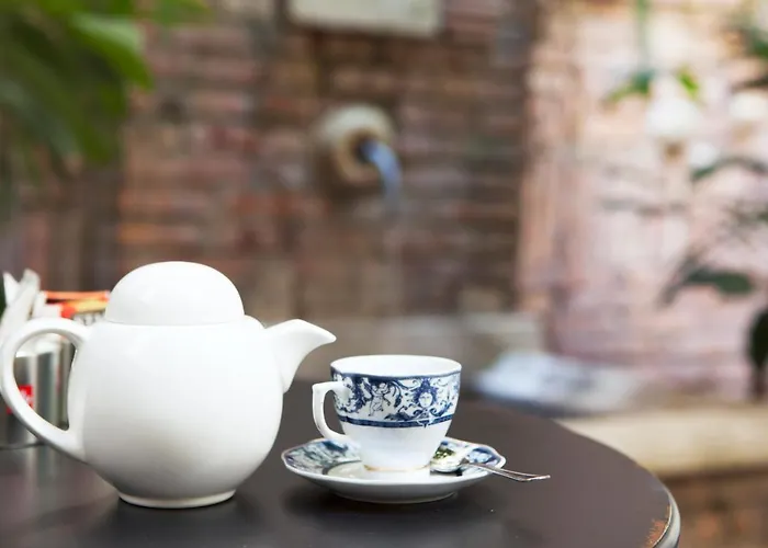 Domus Dea לינה וארוחת בוקר רומא